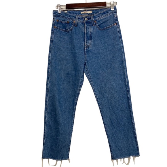 Levi's Jeans Womens 27 x 24 Medium Blue Wedgie Straight Raw Hem Crop High Rise - Picture 1 of 14
